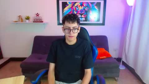 Snapshot of alexcum_18 chatting on June 12, 2:38 pm alex online show from June 12, 2:38 pm