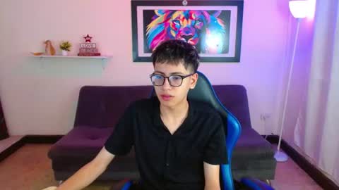 Snapshot of alexcum_18 chatting on June 16, 2:09 pm alex online show from June 16, 2:09 pm