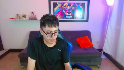 Snapshot of alexcum_18 chatting on June 20, 2:09 pm alex online show from June 20, 2:09 pm