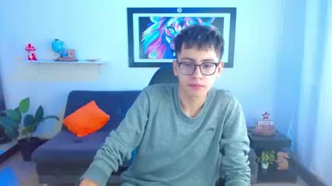 Snapshot of alexcum_18 chatting on June 24, 2:05 pm alex online show from June 24, 2:05 pm