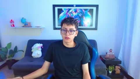 Snapshot of alexcum_18 chatting on June 26, 2:10 pm alex online show from June 26, 2:10 pm