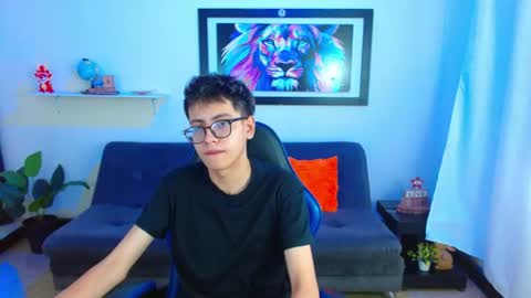 Snapshot of alexcum_18 chatting on June 30, 2:29 pm alex online show from June 30, 2:29 pm