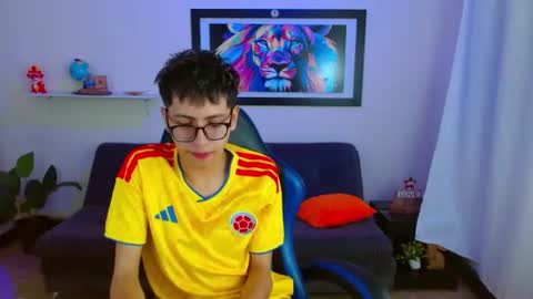Snapshot of alexcum_18 chatting on July 3, 1:28 pm alex online show from July 3, 1:28 pm
