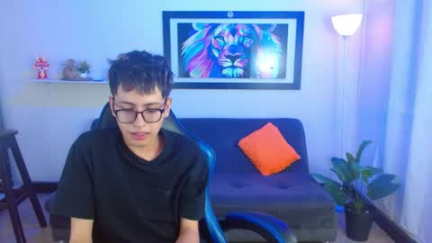 Snapshot of alexcum_18 chatting on July 6, 2:25 pm alex online show from July 6, 2:25 pm