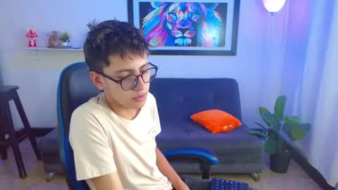 Snapshot of alexcum_18 chatting on July 8, 2:10 pm alex online show from July 8, 2:10 pm