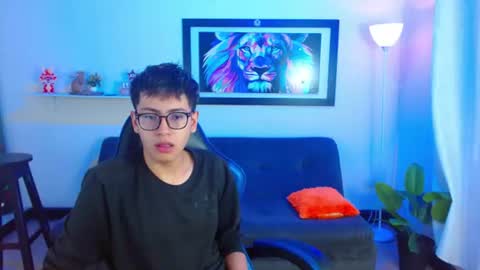 Snapshot of alexcum_18 chatting on July 9, 2:32 pm alex online show from July 9, 2:32 pm