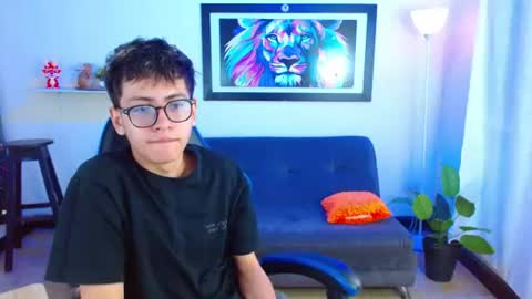 Snapshot of alexcum_18 chatting on July 22, 1:47 pm alex online show from July 22, 1:47 pm