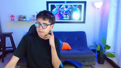Snapshot of alexcum_18 chatting on July 23, 2:04 pm alex online show from July 23, 2:04 pm