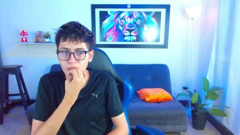 Snapshot of alexcum_18 chatting on July 28, 1:54 pm alex online show from July 28, 1:54 pm