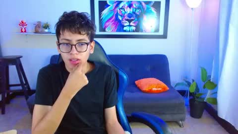 Snapshot of alexcum_18 chatting on July 29, 2:37 pm alex online show from July 29, 2:37 pm