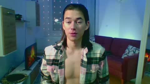 Snapshot of alexdavey chatting on December 18, 5:42 pm online show from December 18, 5:42 pm