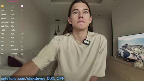 Snapshot of alexdavey chatting on June 7, 11:03 am online show from June 7, 11:03 am