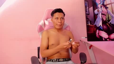 Snapshot of alexdunss chatting on April 6, 6:09 pm Alexdennus online show from April 6, 6:09 pm