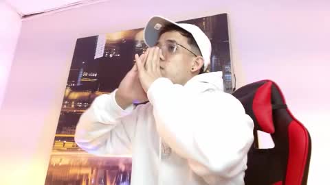 alexgiraldo__ online show from March 18, 4:26 am