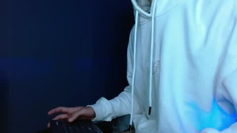 Snapshot of alexgiraldo__ chatting on May 4, 12:23 pm alexgiraldo__ online show from May 4, 12:23 pm