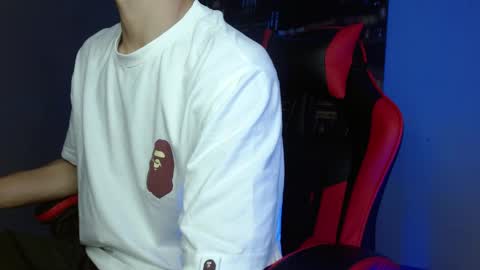 Snapshot of alexgiraldo__ chatting on May 10, 2:28 am alexgiraldo__ online show from May 10, 2:28 am