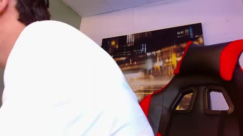 Snapshot of alexgiraldo__ chatting on May 20, 12:50 am alexgiraldo__ online show from May 20, 12:50 am