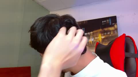 Snapshot of alexgiraldo__ chatting on June 3, 2:14 am alexgiraldo__ online show from June 3, 2:14 am