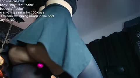 Snapshot of alexhoe_ chatting on July 8, 6:56 pm Alex online show from July 8, 6:56 pm