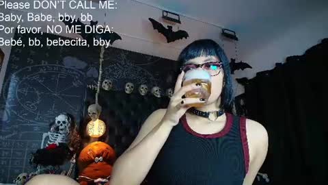 Snapshot of alexhoe_ chatting on July 10, 6:54 pm Alex online show from July 10, 6:54 pm