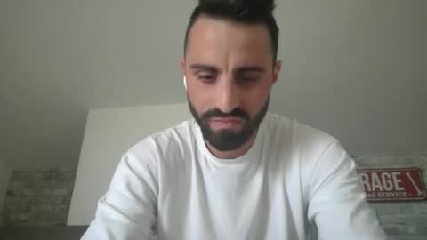 alexhot132 online show from April 10, 4:23 pm