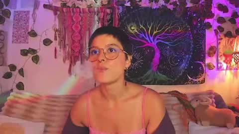 Alex online show from April 19, 6:43 pm