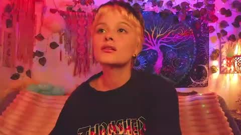 Snapshot of alexiafisher_ chatting on July 4, 1:01 am Alex online show from July 4, 1:01 am