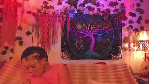 Snapshot of alexiafisher_ chatting on July 18, 10:24 pm Alex online show from July 18, 10:24 pm