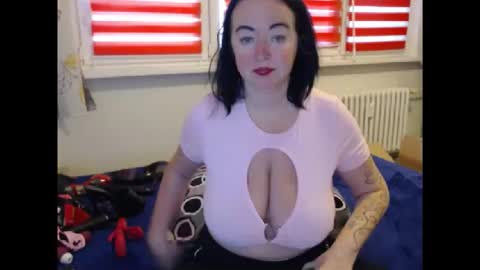 alexie33 online show from December 5, 8:01 am