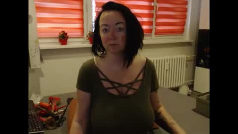 alexie33 online show from May 1, 7:02 am