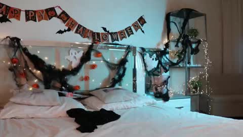 Alexina online show from October 19, 5:52 am