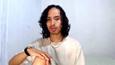 Snapshot of alexis21_ chatting on June 4, 7:09 pm Alexis online show from June 4, 7:09 pm