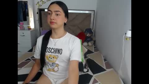 Snapshot of alexis_brown11 chatting on May 22, 1:57 am -- ALEXIS -- online show from May 22, 1:57 am