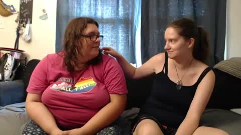 Snapshot of alexisandtherest chatting on July 3, 8:26 pm Alexis online show from July 3, 8:26 pm