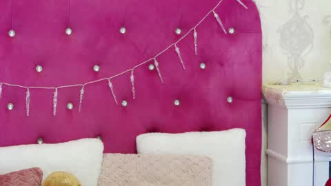 Snapshot of alexisdevine chatting on December 5, 5:27 am alexisdevine online show from December 5, 5:27 am