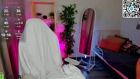 Alexis   Mon Tue Wed Thu Fri 7 GMT 0100am-0700am  online show from January 11, 11:43 pm