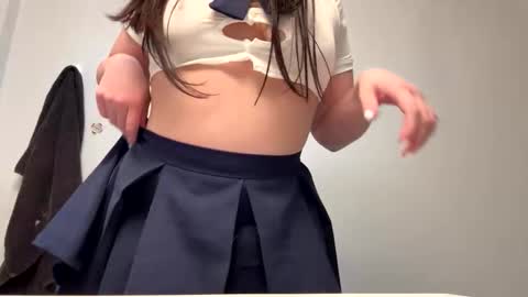 Snapshot of alexislove8 chatting on December 14, 5:24 am alexislove8 online show from December 14, 5:24 am