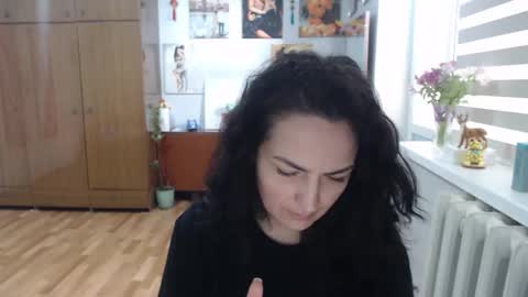 AlexisMillers online show from April 25, 1:41 pm