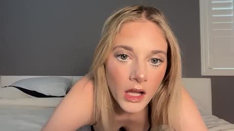 Snapshot of alexispaige06 chatting on December 14, 6:56 pm alexispaige06 online show from December 14, 6:56 pm