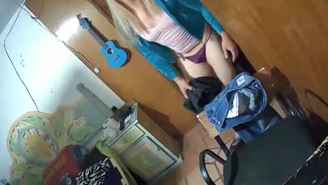 Snapshot of alexiss699 chatting on December 2, 9:56 am alexiss699 online show from December 2, 9:56 am