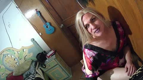 Snapshot of alexiss699 chatting on December 19, 2:01 am alexiss699 online show from December 19, 2:01 am