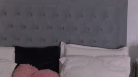Snapshot of alexiswhiteee chatting on July 1, 6:48 am Alexis online show from July 1, 6:48 am
