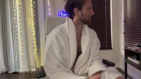 Snapshot of alexmanndickerson chatting on October 3, 4:15 pm Alex Mann online show from October 3, 4:15 pm