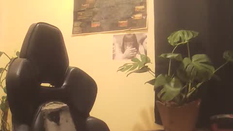 Snapshot of alexopenmind21 chatting on May 21, 1:23 am Alexxx online show from May 21, 1:23 am
