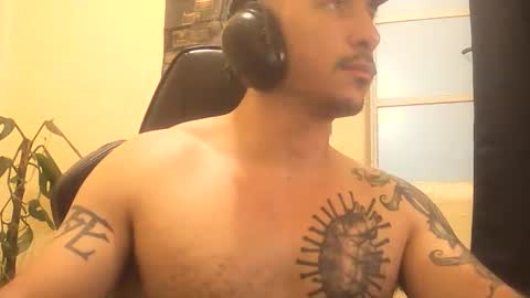 Snapshot of alexopenmind21 chatting on June 4, 1:55 am Alexxx online show from June 4, 1:55 am