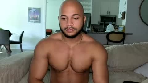 Snapshot of alextbigd chatting on September 29, 2:00 pm alextbigd online show from September 29, 2:00 pm