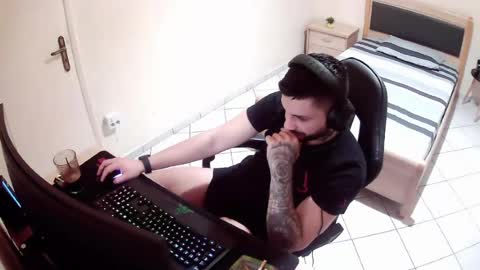alexthepro00 online show from June 13, 5:44 pm