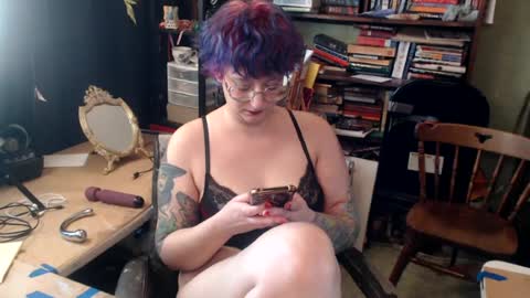 Snapshot of alexthornewood chatting on July 8, 4:11 pm Alex Thornewood online show from July 8, 4:11 pm