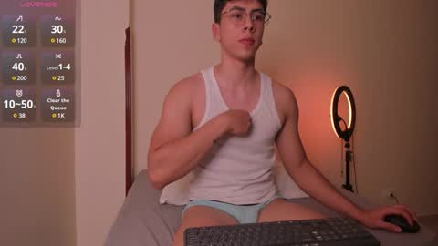 Snapshot of alexx_oconor chatting on February 8, 2:27 pm Alex Oconnor online show from February 8, 2:27 pm