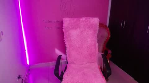 alexxa_1111 online show from November 20, 1:50 am